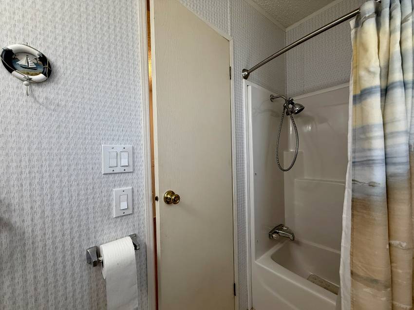 8204 Lemonwood Dr a Ellenton, FL Mobile or Manufactured Home for Sale